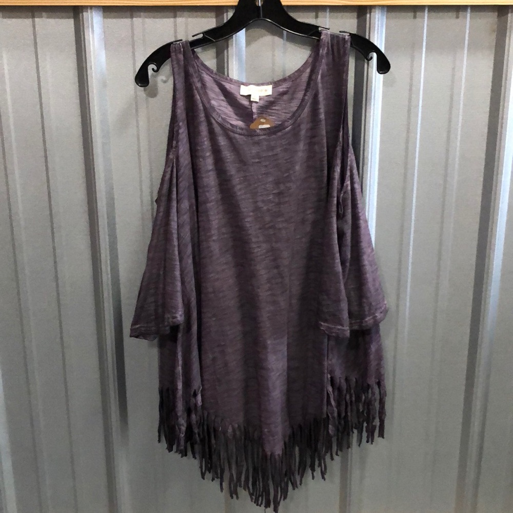 Cold shoulder trapeze top